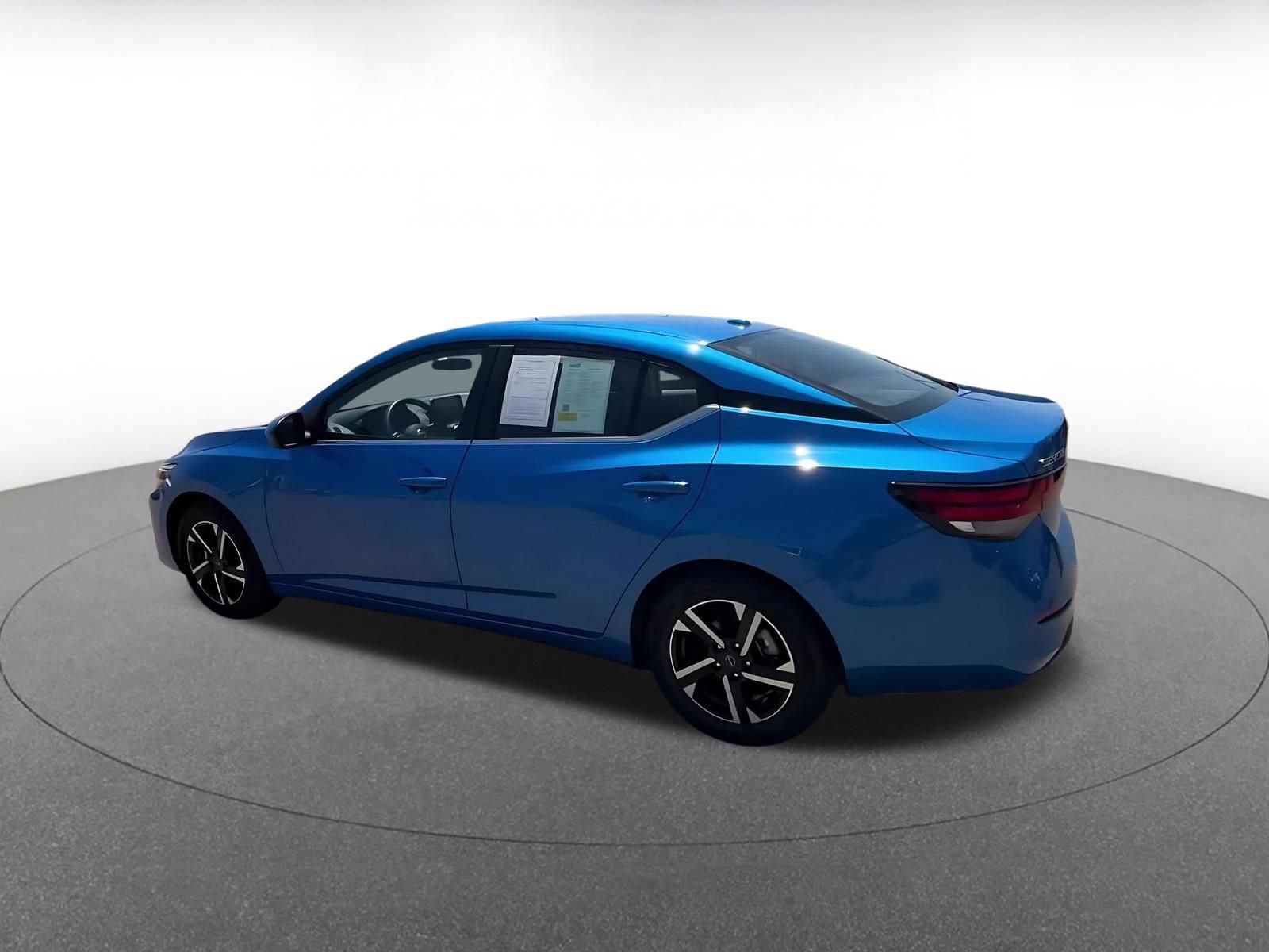 Used 2025 Nissan Sentra SV FWD image 10