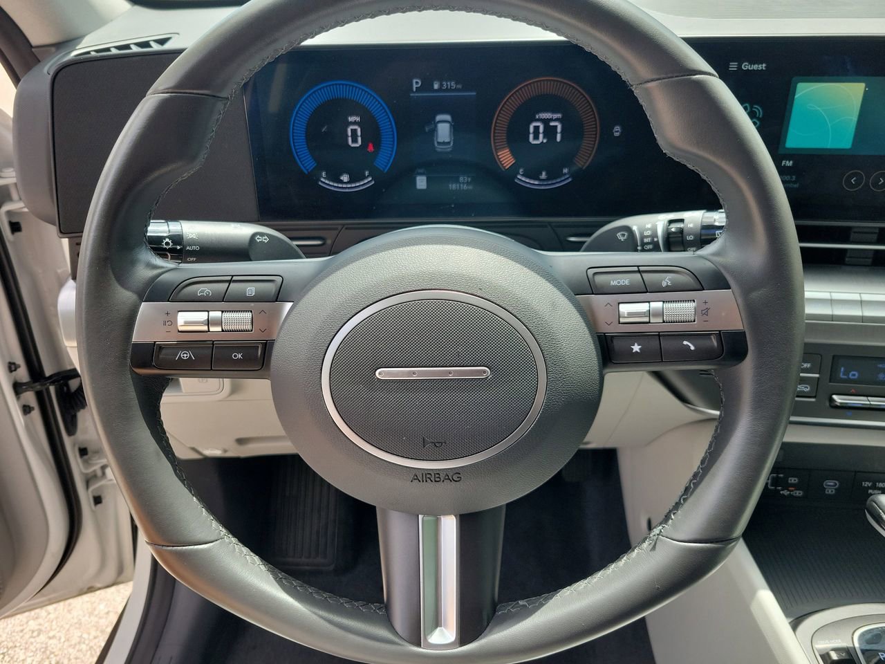 Used 2025 Hyundai Kona SEL FWD image 17