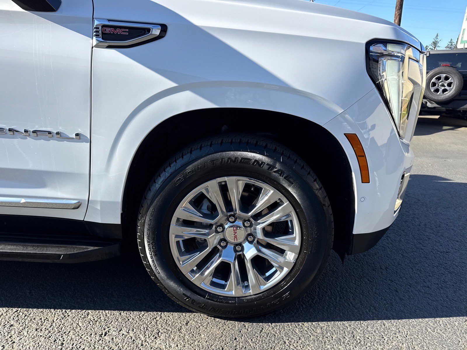 Used 2025 GMC Yukon Denali image 12