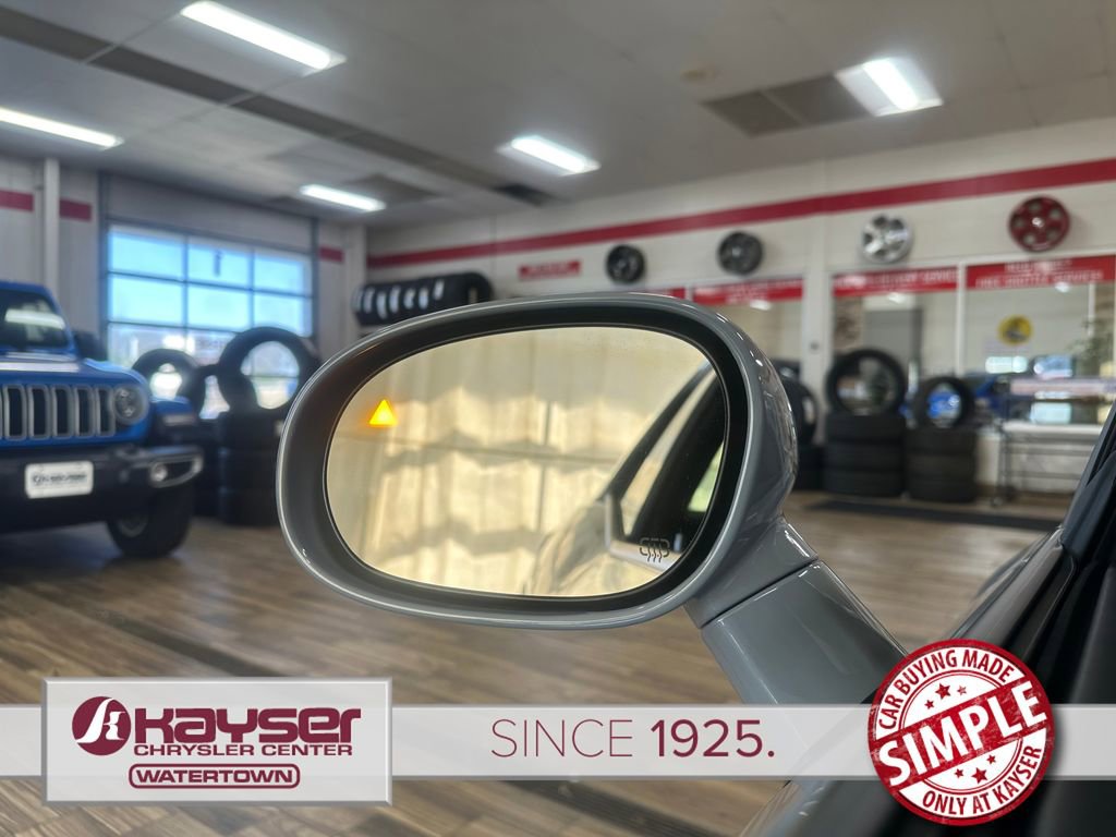 Used 2022 Dodge Challenger R/T Scat Pack image 1