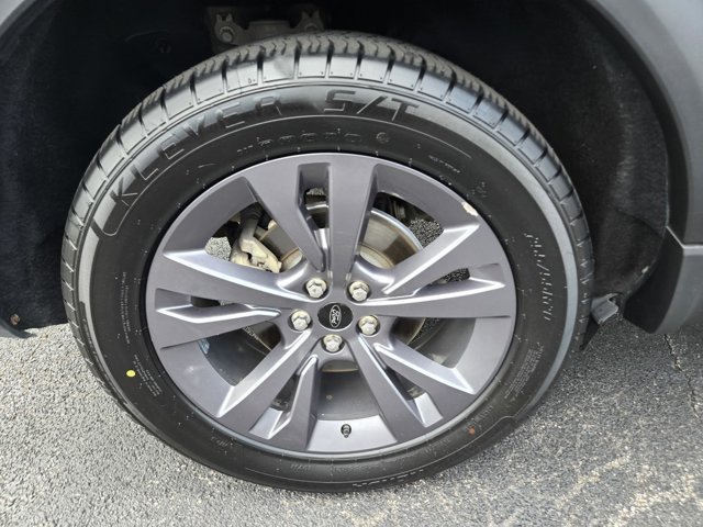 Used 2024 Ford Explorer XLT w/ Equipment Group 202A AWD/4WD image 43