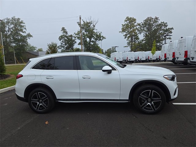 New 2026 Mercedes-Benz GLC 300 4MATIC image 2