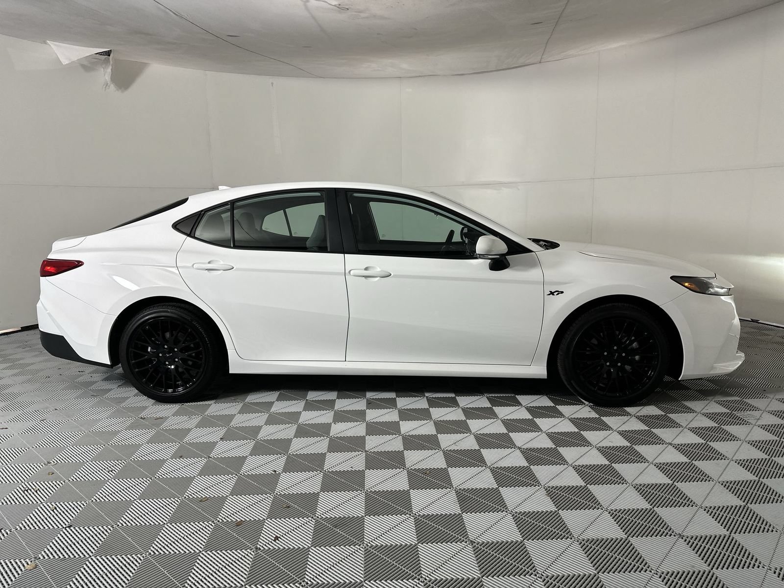 Used 2026 Toyota Camry LE FWD image 9