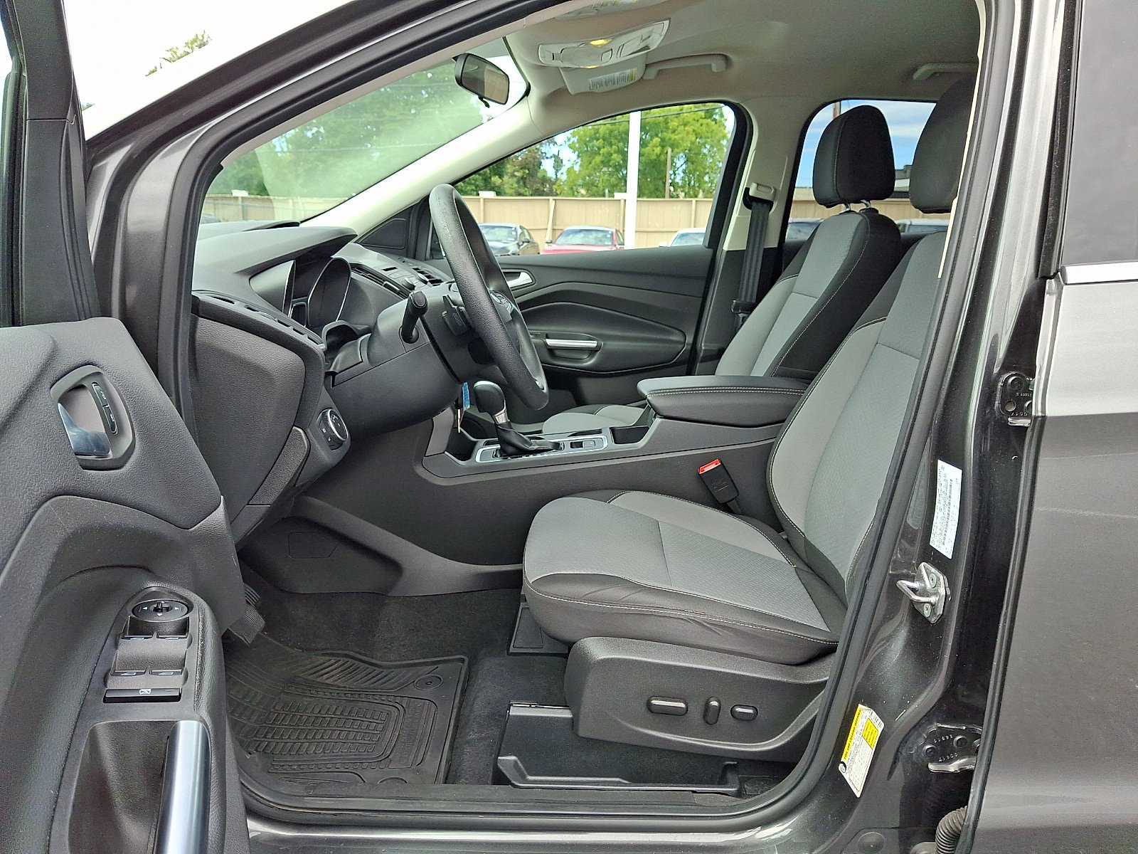 Used 2017 Ford Escape SE w/ SE Cold Weather Package AWD/4WD image 15
