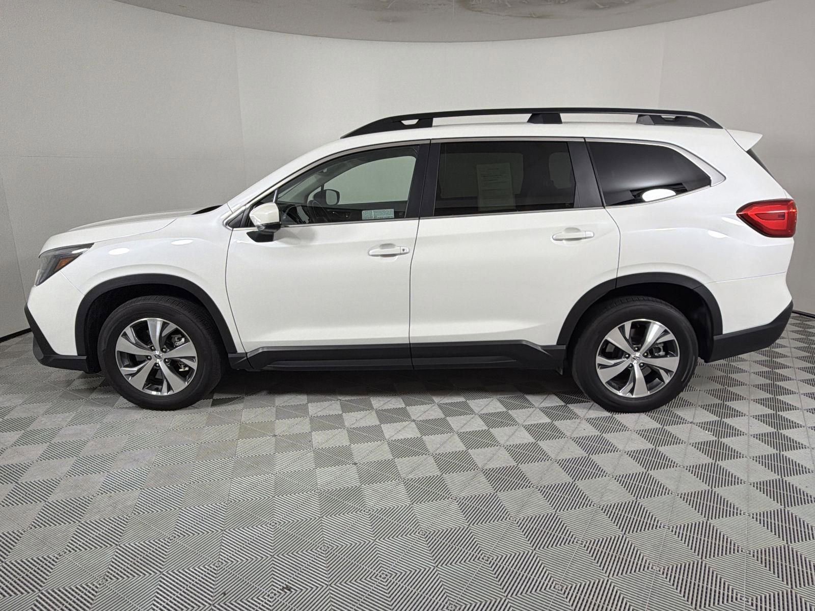 Used 2025 Subaru Ascent Premium image 2