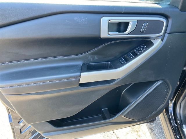 Used 2023 Ford Explorer XLT AWD/4WD image 17