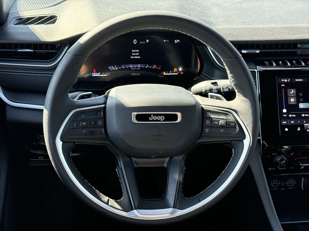 Used 2023 Jeep Grand Cherokee Altitude image 11