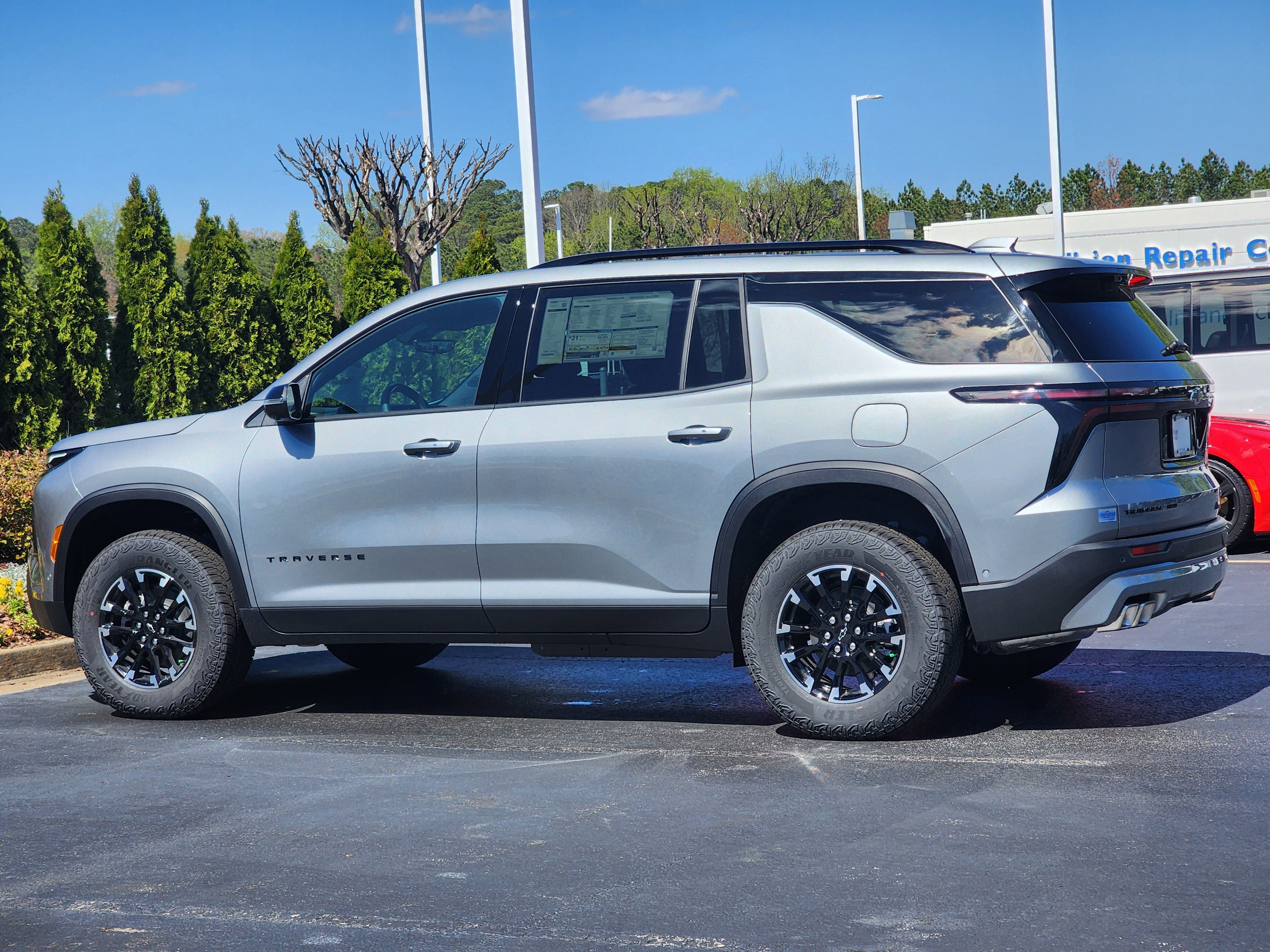 New 2026 Chevrolet Traverse Z71 w/ Enhanced Driving Package image 9