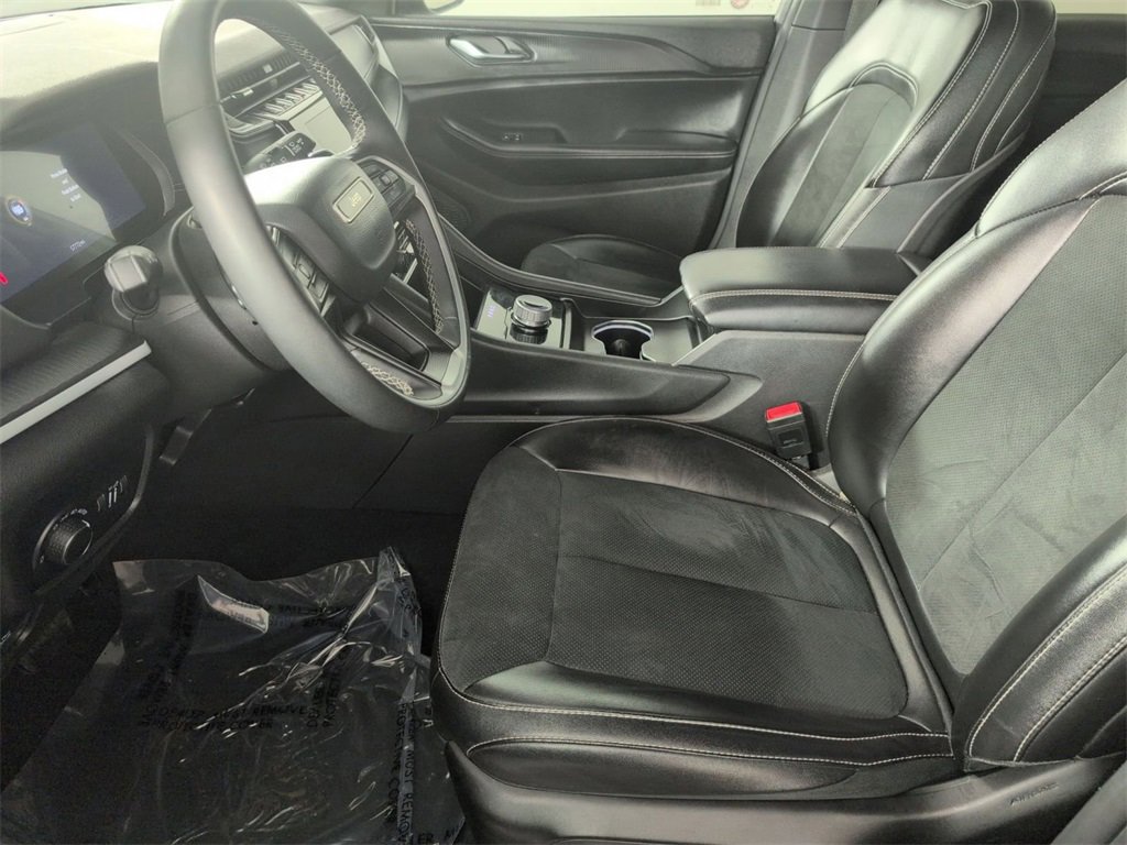 Certified 2024 Jeep Grand Cherokee L Laredo image 24