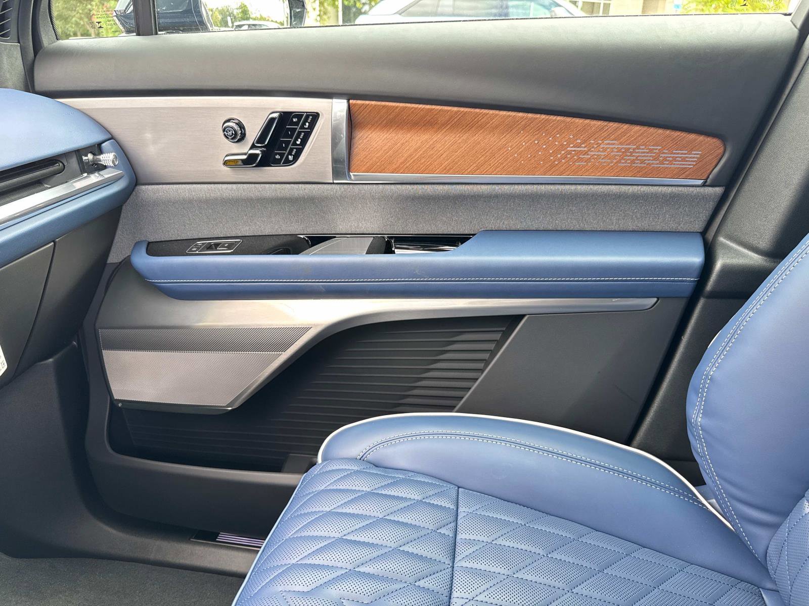 New 2026 Cadillac Vistiq Premium Luxury image 23