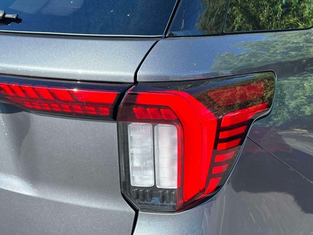 Used 2026 Ford Explorer Active AWD/4WD image 10