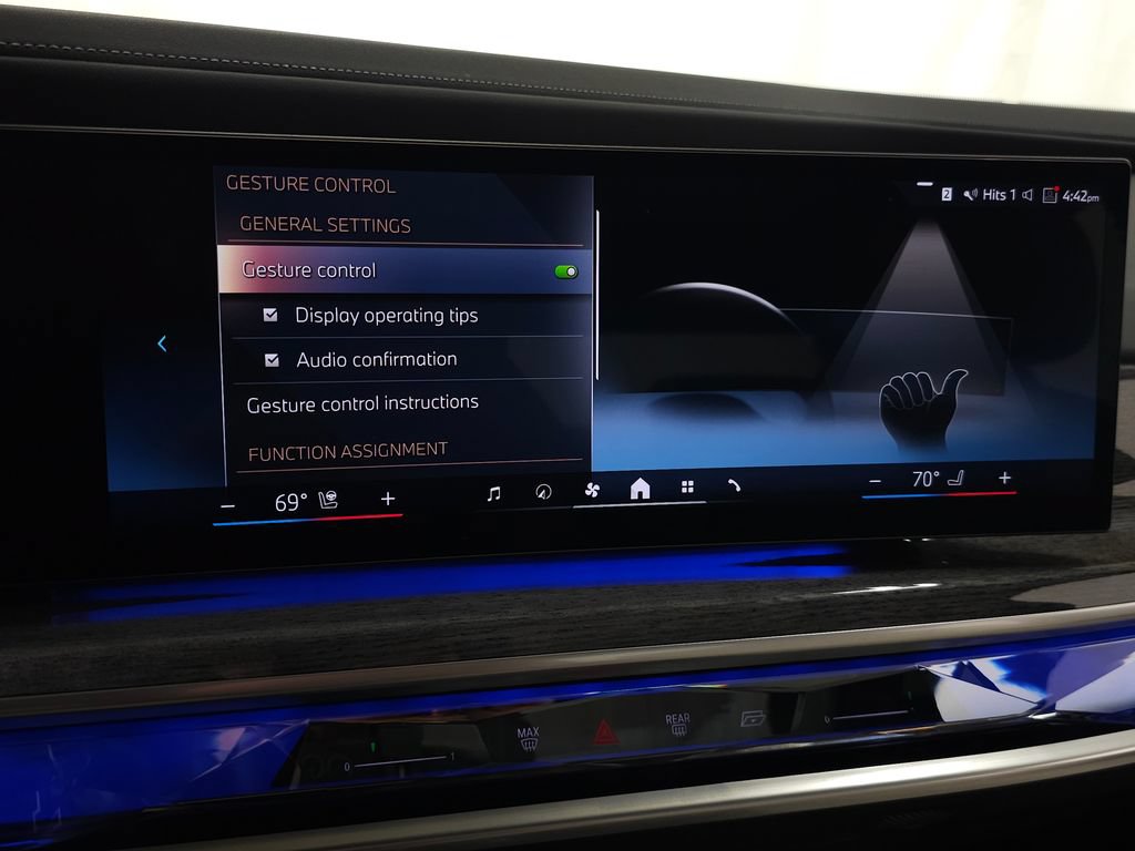 Used 2023 BMW 760i xDrive w/ Luxury Rear Seating Package AWD/4WD image 33