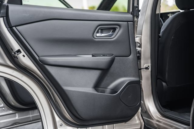 Used 2026 Nissan Rogue SV image 41