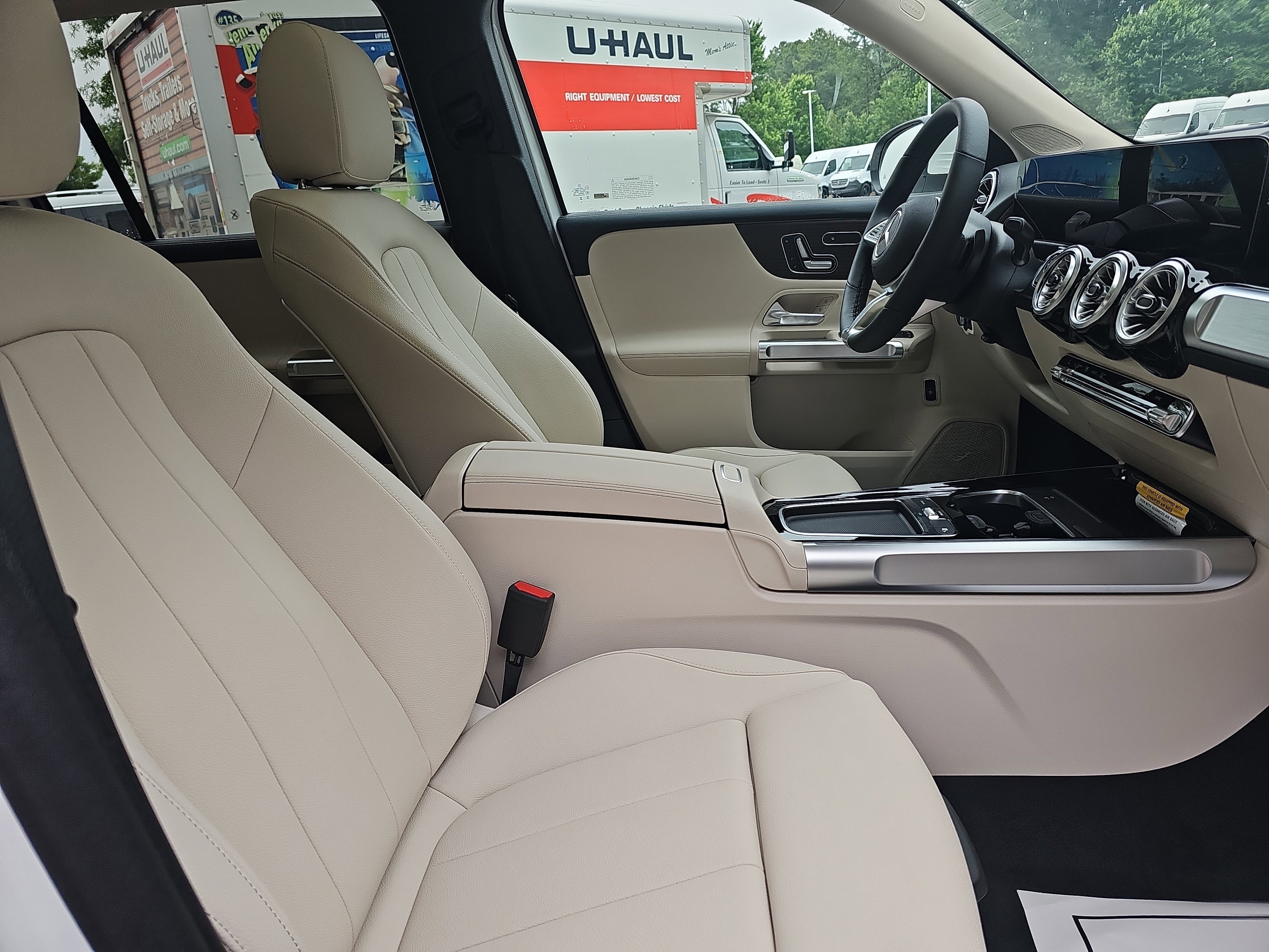 New 2026 Mercedes-Benz GLB 250 image 10