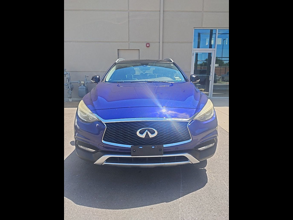 Used 2018 INFINITI QX30 Premium w/ Navigation Package AWD/4WD image 2