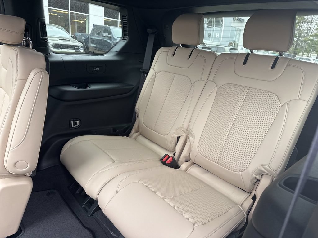 New 2026 Jeep Grand Cherokee L Limited AWD/4WD image 33
