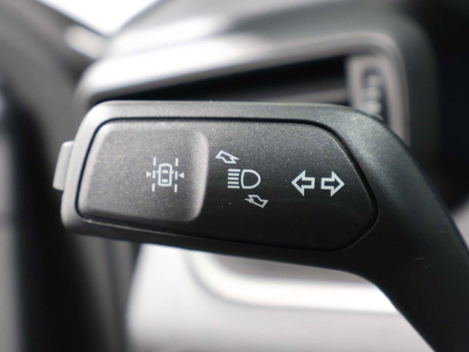 Used 2021 Ford Explorer XLT AWD/4WD image 27