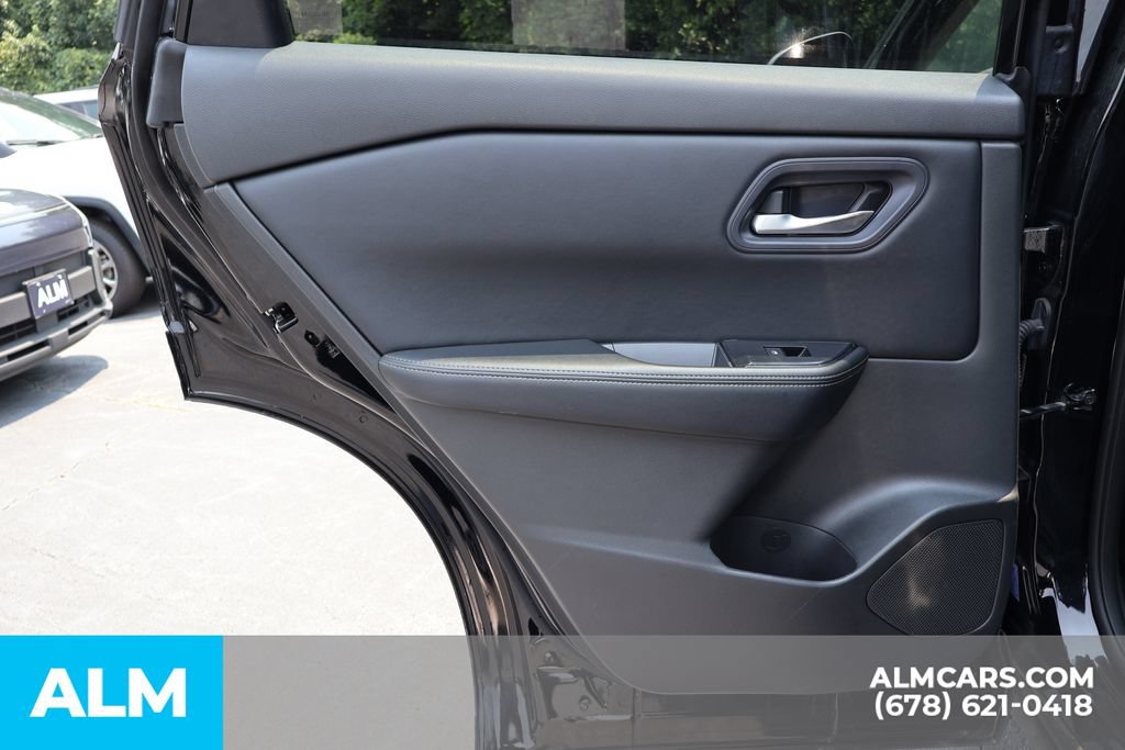 Used 2024 Nissan Rogue SV FWD image 18