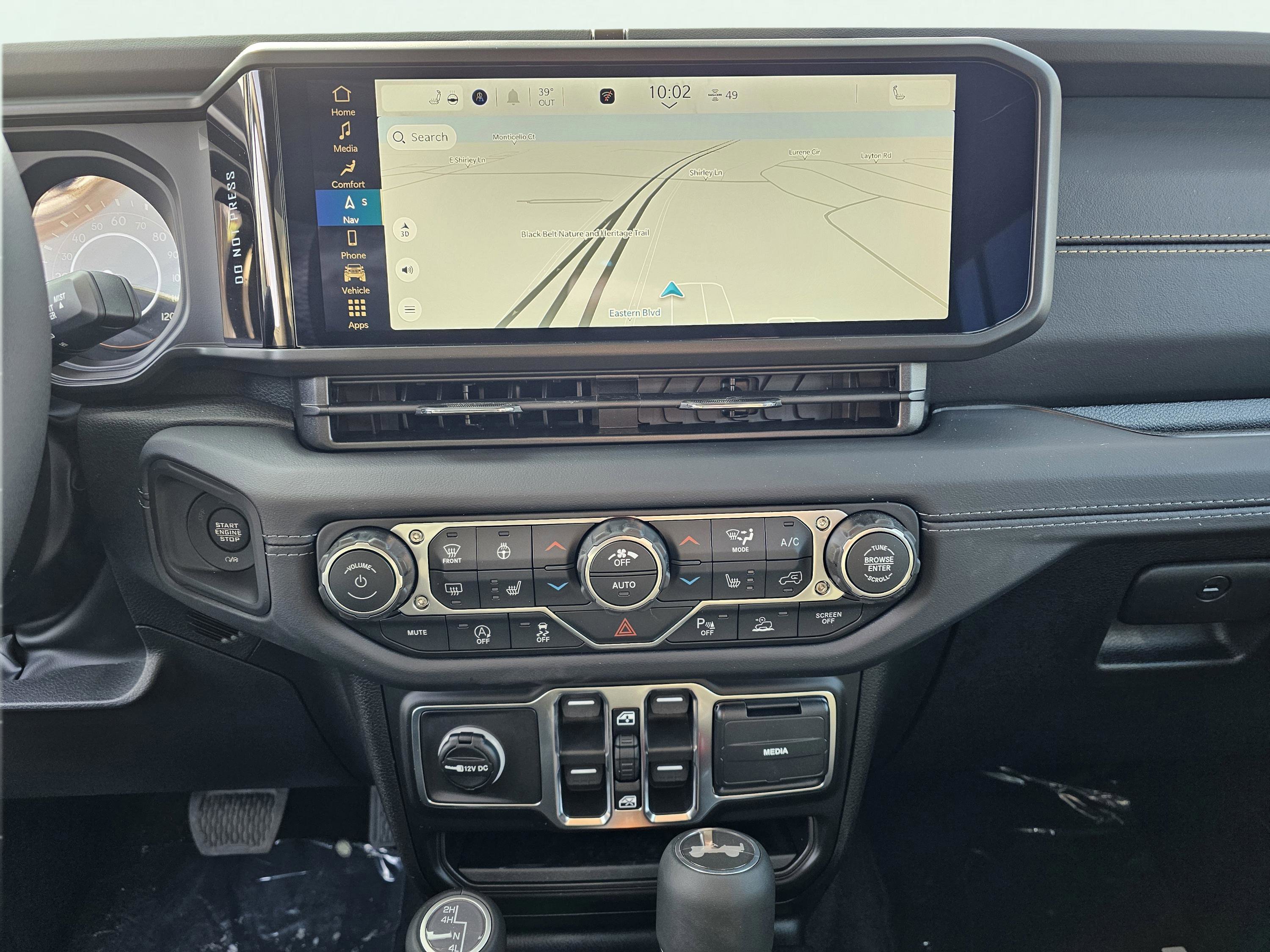 New 2026 Jeep Wrangler Unlimited Sahara AWD/4WD image 25