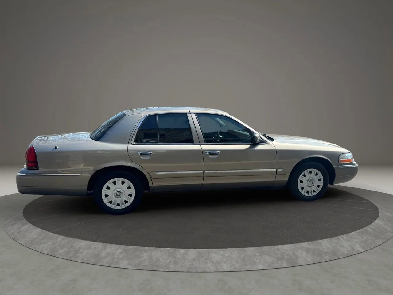 Used 2005 Mercury Grand Marquis GS image 5