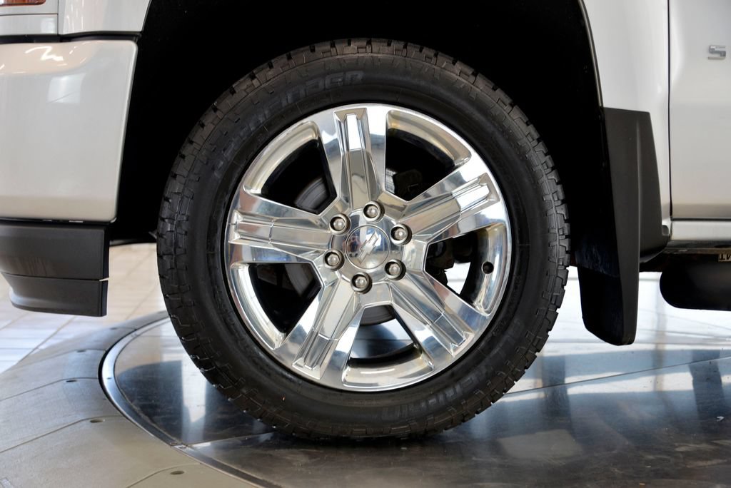 Used 2018 Chevrolet Silverado 1500 Custom w/ Custom Convenience Package AWD/4WD image 10