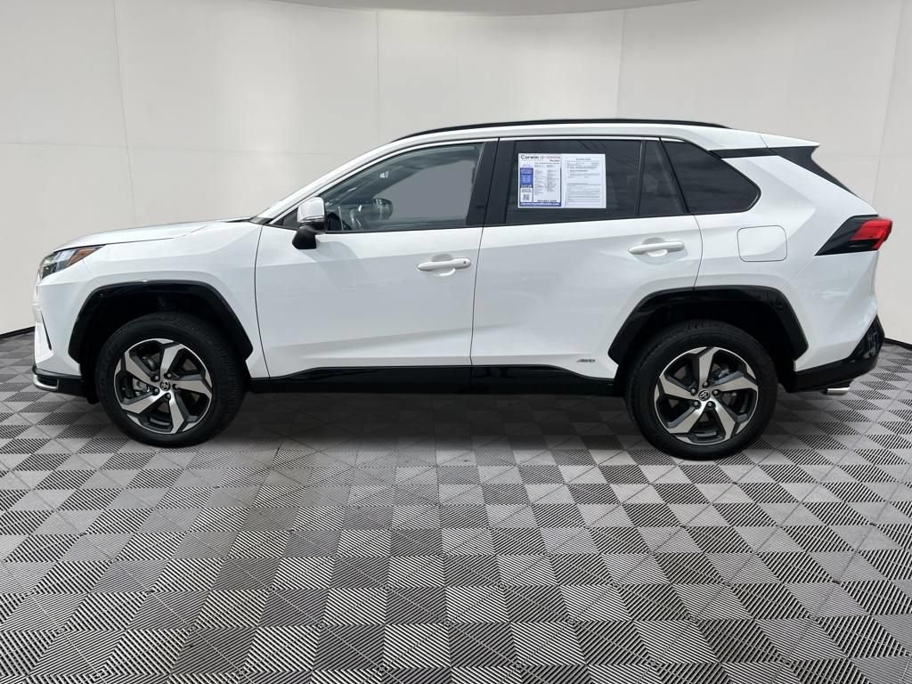 Used 2025 Toyota RAV4 SE AWD/4WD image 4