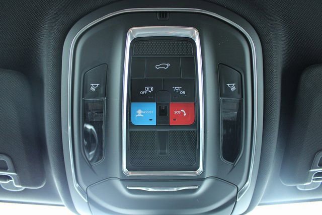 Used 2025 Jeep Grand Cherokee Laredo w/ Luxury Tech Group I AWD/4WD image 28