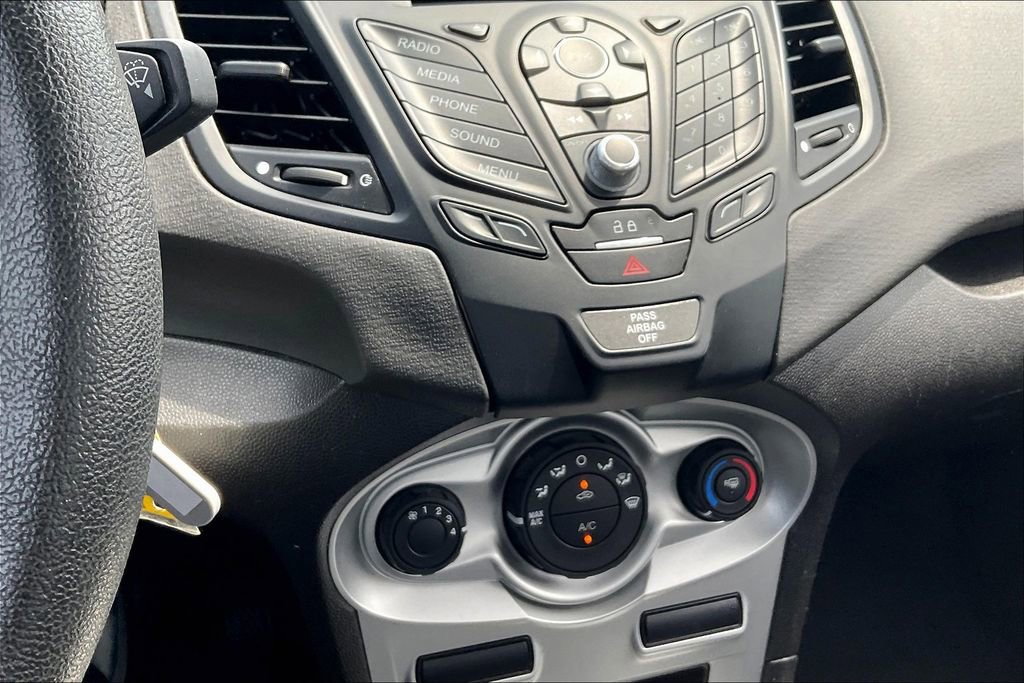 Used 2019 Ford Fiesta SE image 31