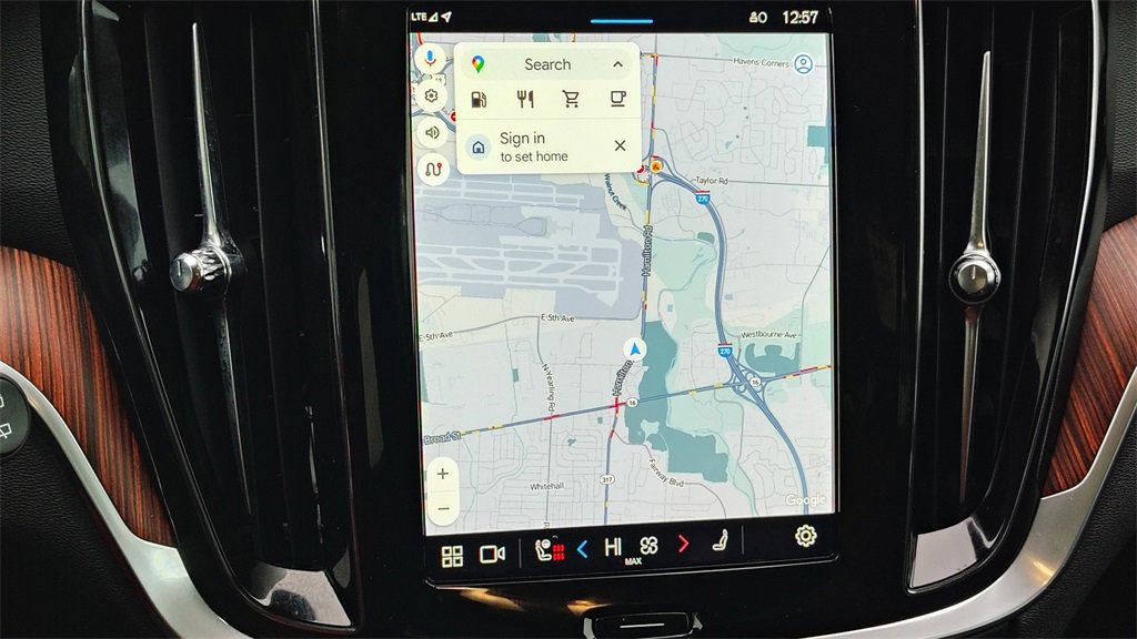 Certified 2025 Volvo V60 B5 Cross Country Plus image 19