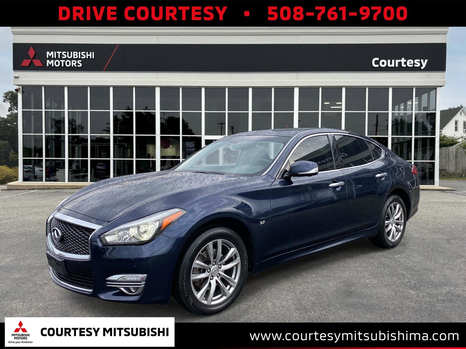 Used 2015 INFINITI Q70 3.7 image 1