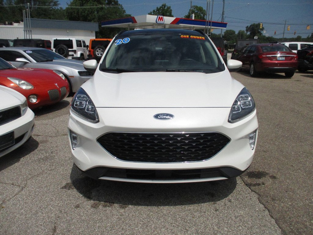 Used 2020 Ford Escape Titanium image 3