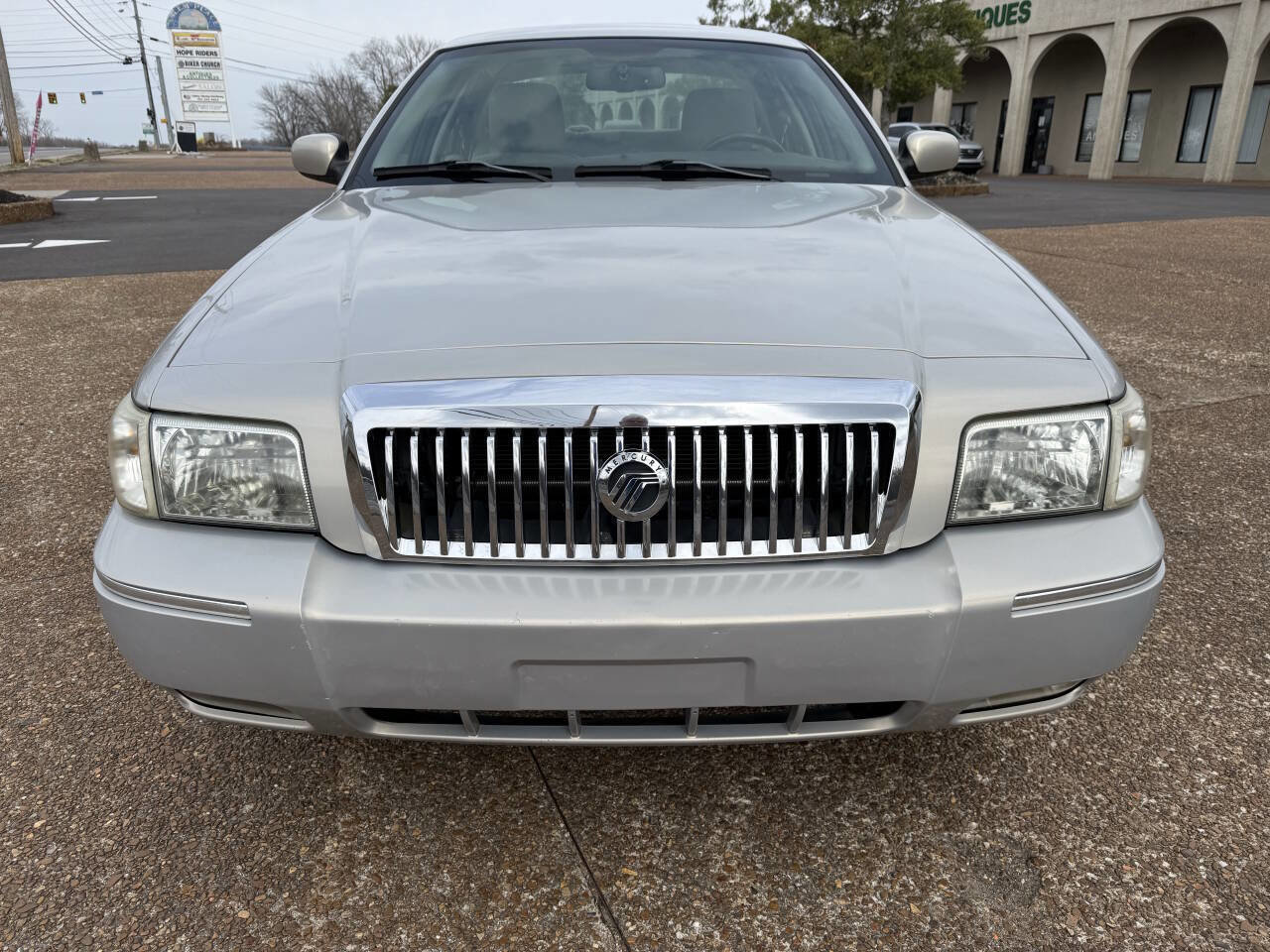 Used 2011 Mercury Grand Marquis LS image 2
