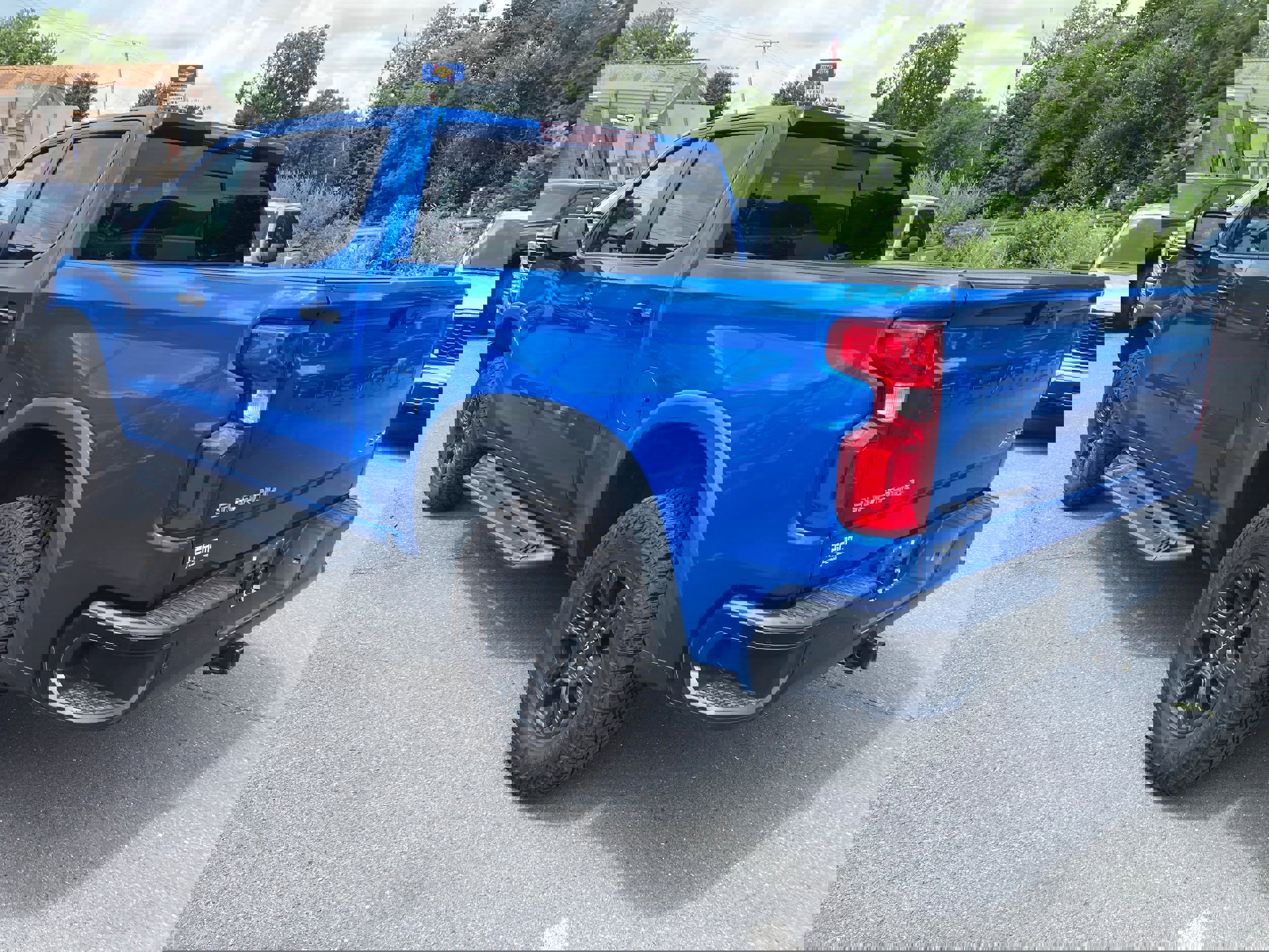 Used 2022 Chevrolet Silverado 1500 ZR2 w/ Technology Package image 6