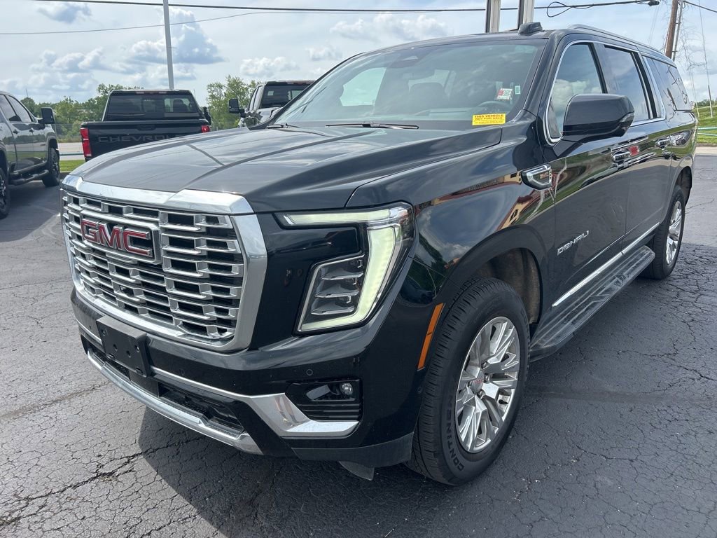 Used 2025 GMC Yukon XL Denali AWD/4WD image 9