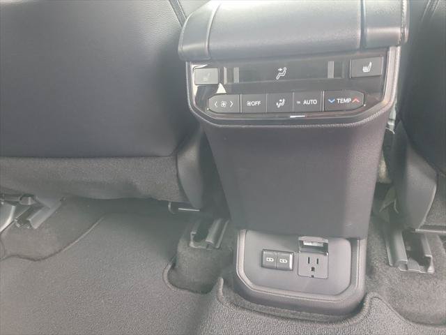 Certified 2026 Toyota Highlander Platinum AWD/4WD image 36