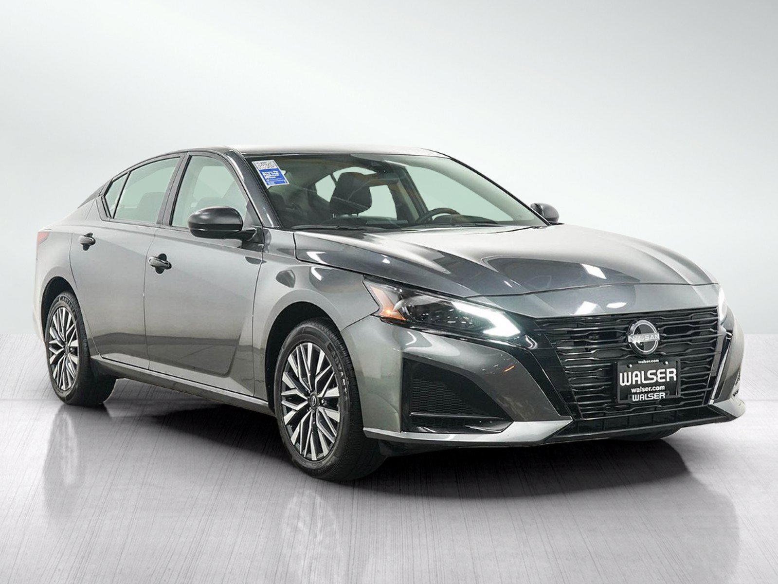 Used 2025 Nissan Altima 2.5 SV AWD/4WD image 7