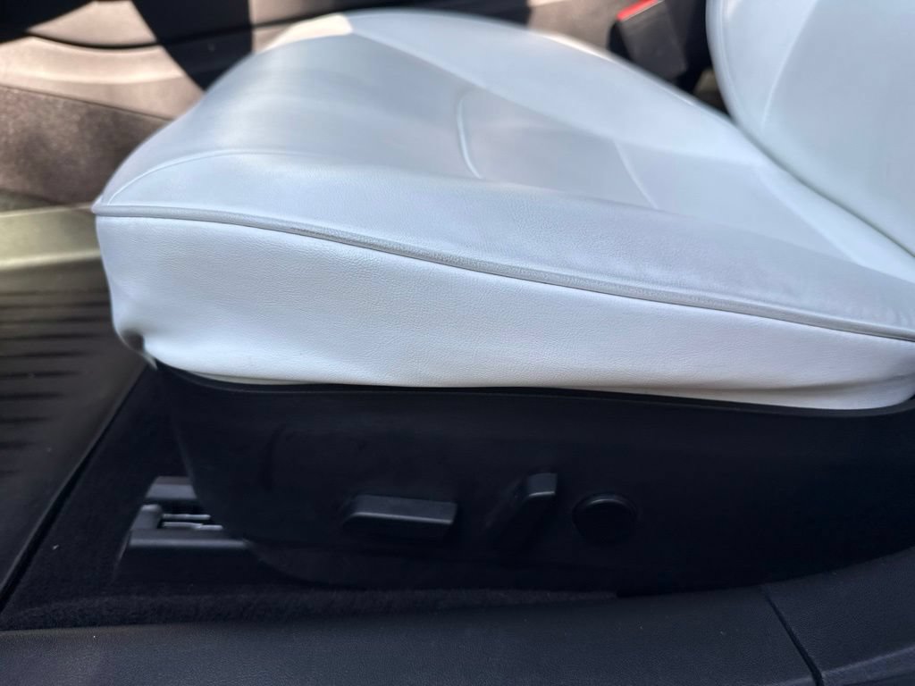 Used 2020 Tesla Model 3 Standard Range RWD image 9
