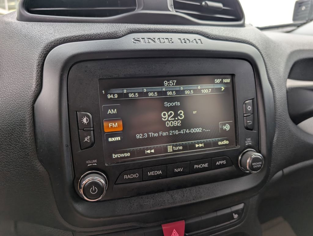 Used 2016 Jeep Renegade Trailhawk AWD/4WD image 24