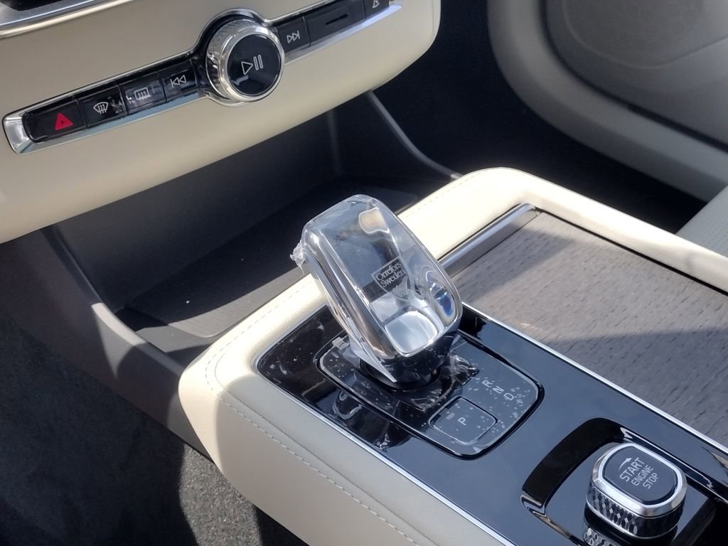 New 2026 Volvo XC90 B5 Ultra w/ Protection Package image 18