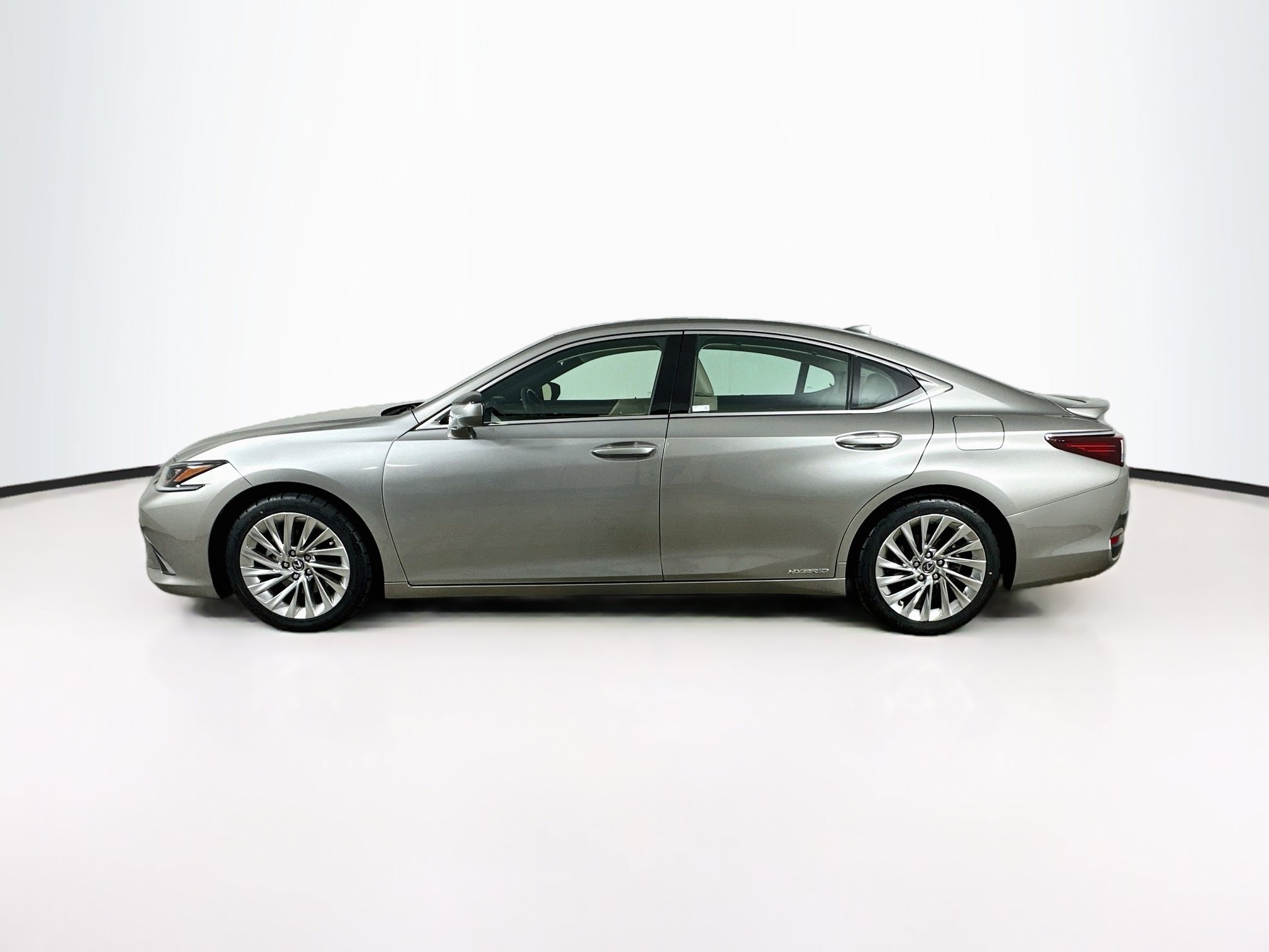 Used 2019 Lexus ES 300h Ultra Luxury FWD image 4