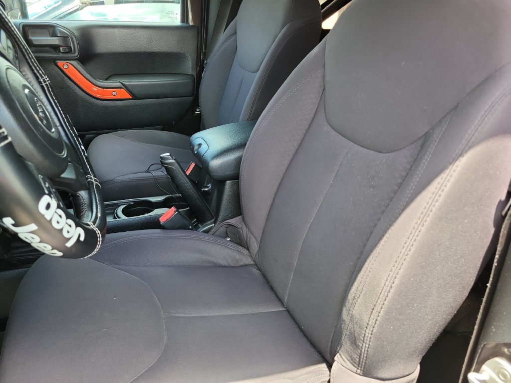 Used 2013 Jeep Wrangler Sport w/ Connectivity Group AWD/4WD image 9