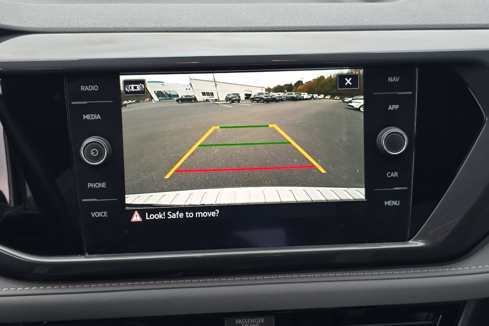 Used 2022 Volkswagen Taos SEL image 18