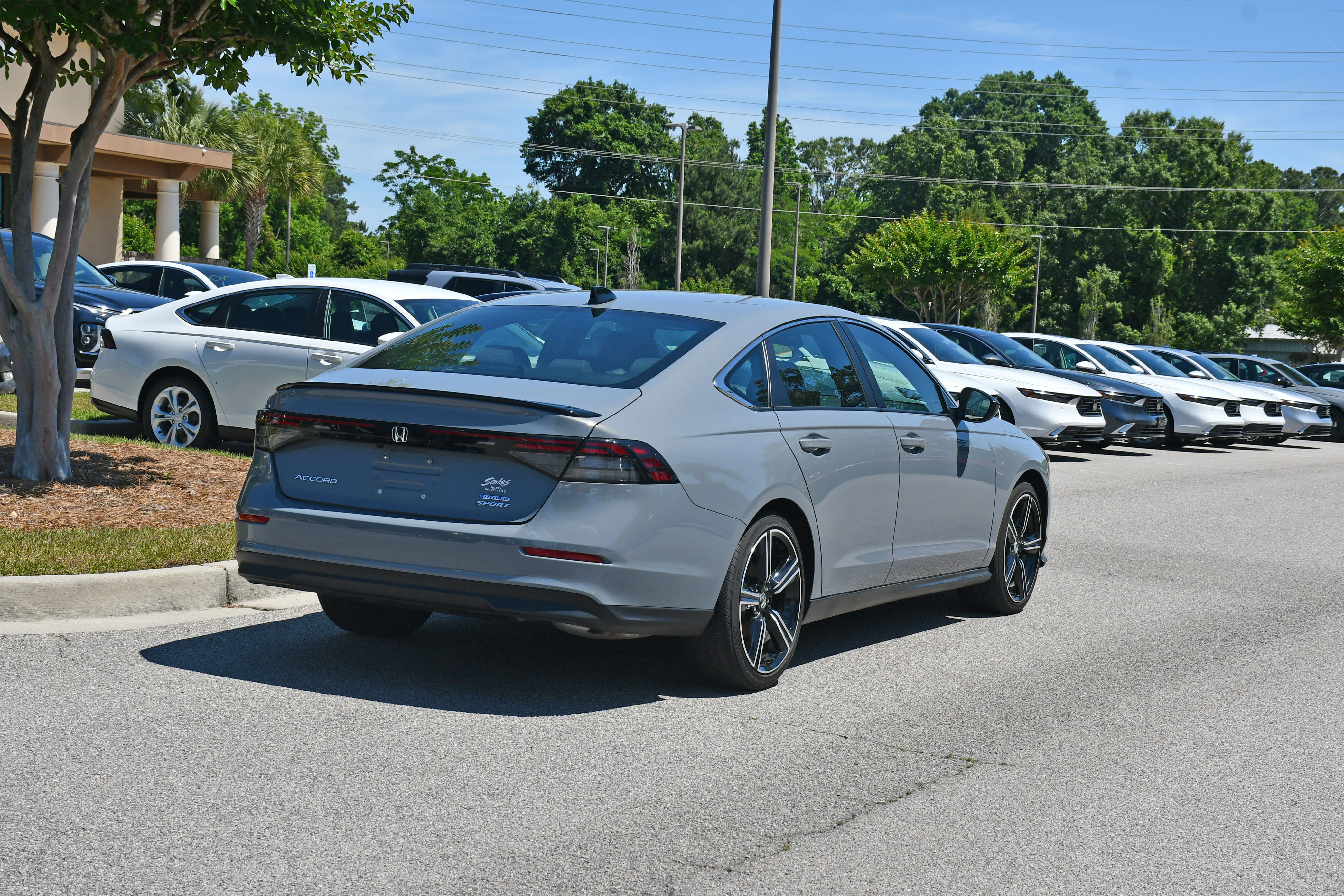 Used 2025 Honda Accord Sport image 4
