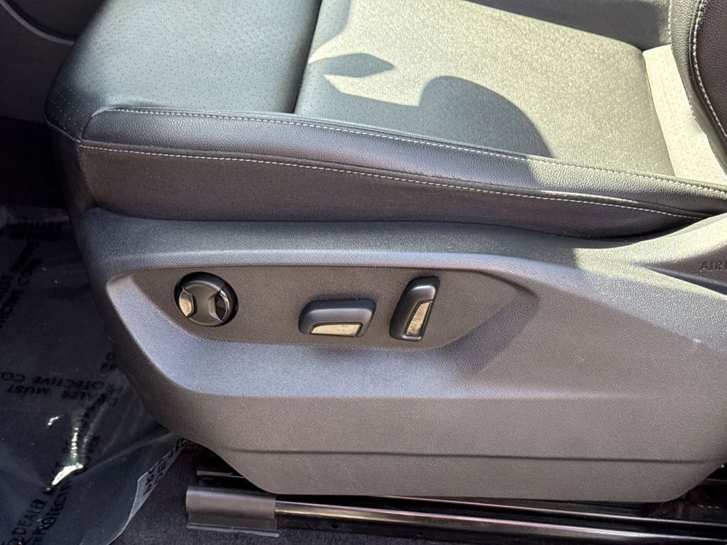 Used 2020 Volkswagen Atlas SE w/ Towing Package image 14