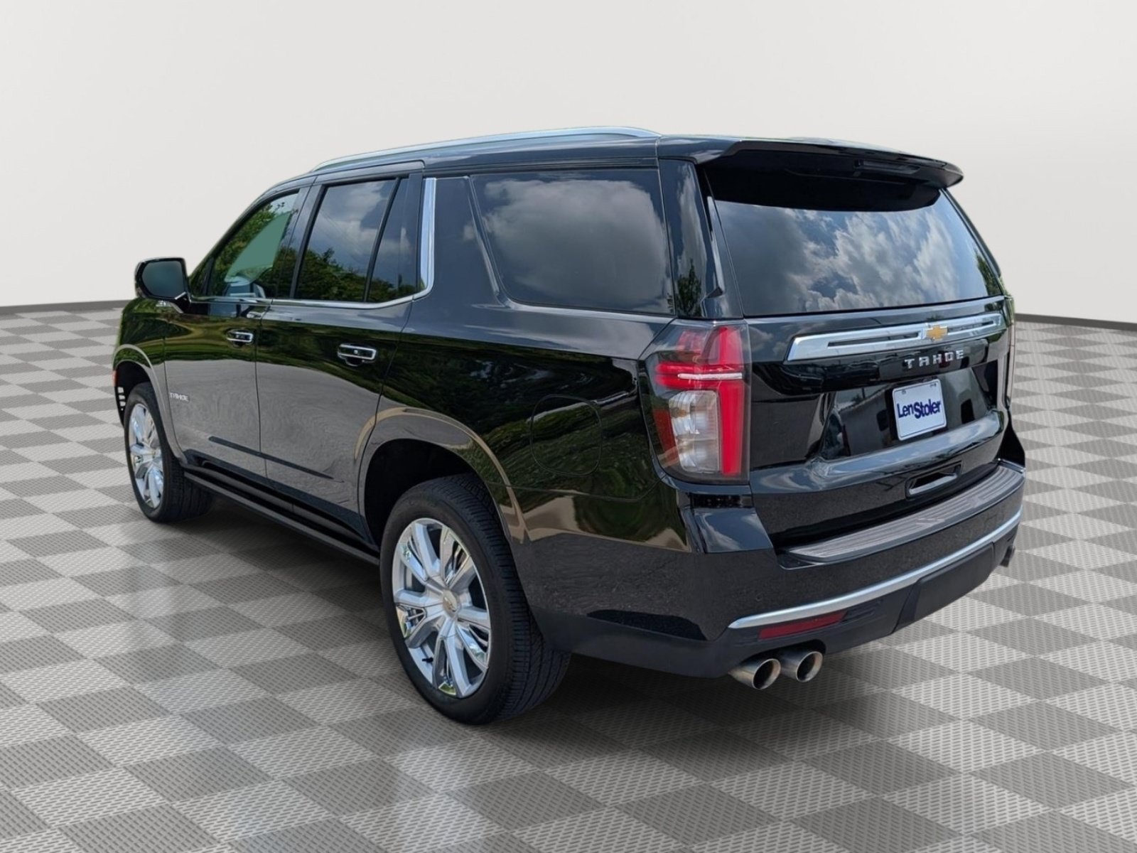 Used 2024 Chevrolet Tahoe High Country w/ Advanced Technology Package AWD/4WD image 3