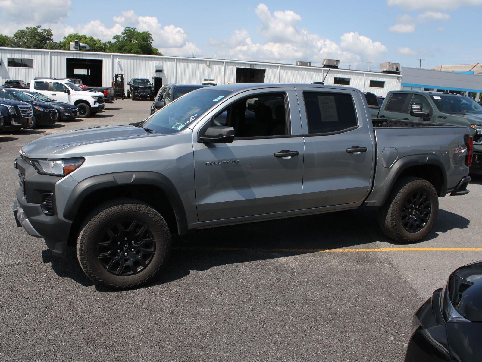 Used 2024 Chevrolet Colorado Trail Boss w/ Advanced Trailering Package AWD/4WD image 5