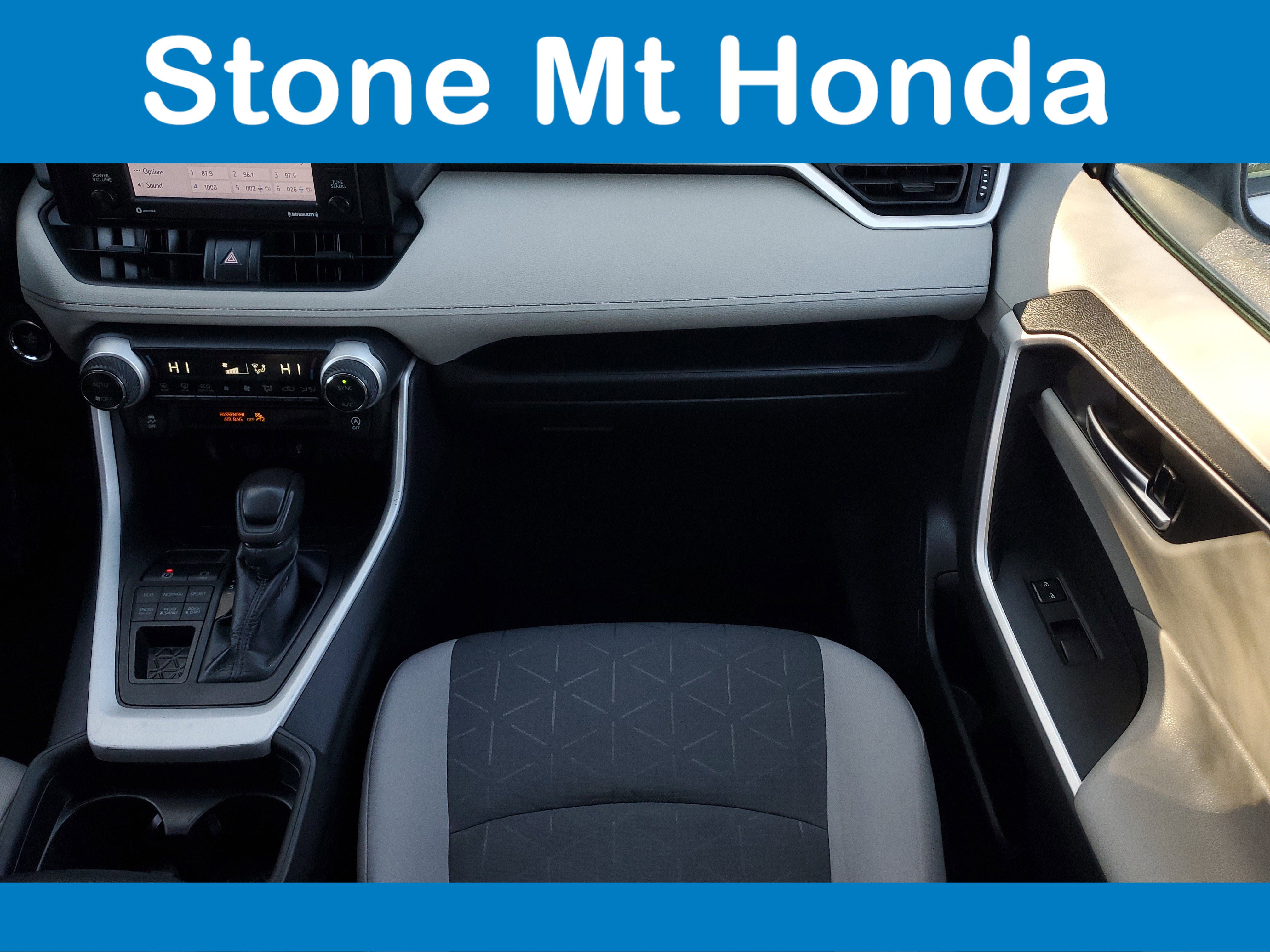 Used 2021 Toyota RAV4 XLE image 17