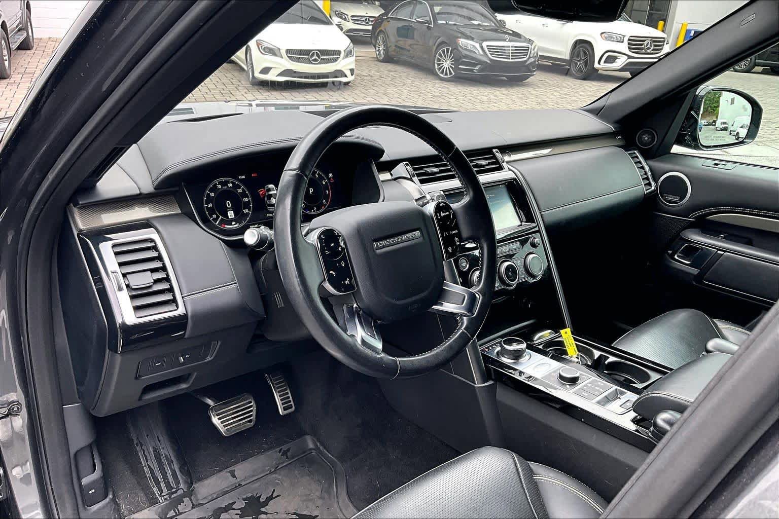 Used 2019 Land Rover Discovery HSE Luxury AWD/4WD image 17