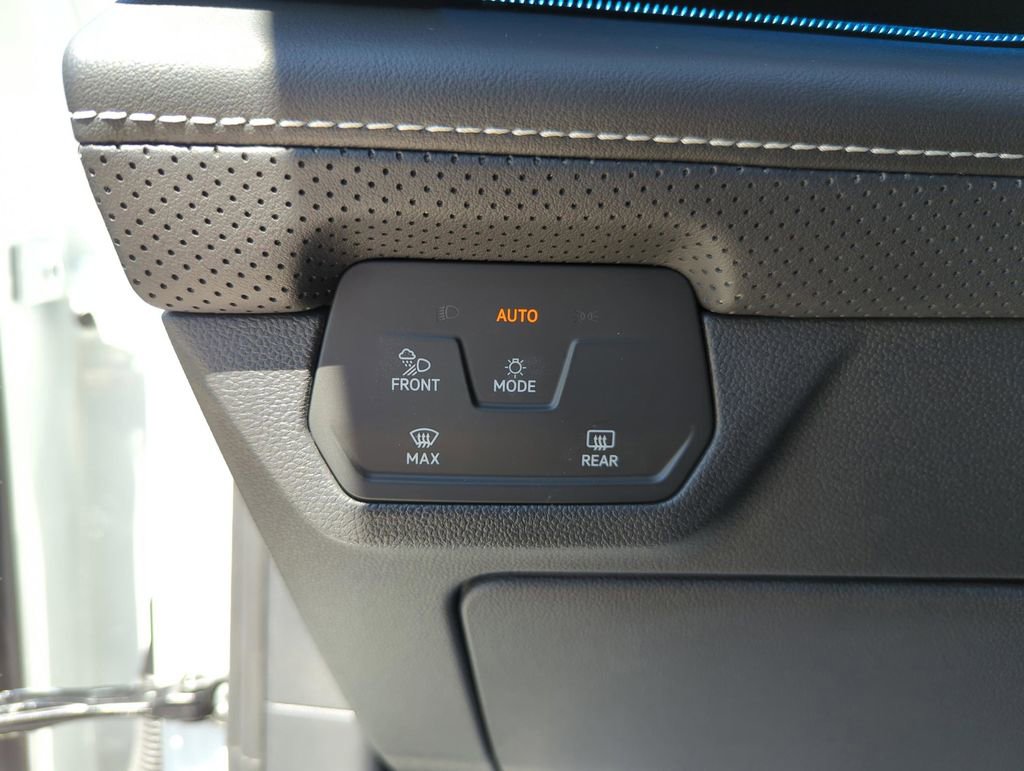 Used 2024 Volkswagen Atlas SEL Premium R-Line image 41