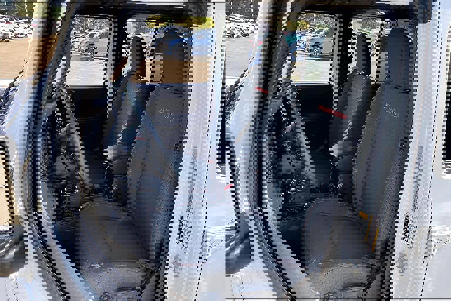 Used 2024 Jeep Wrangler Unlimited Rubicon image 6